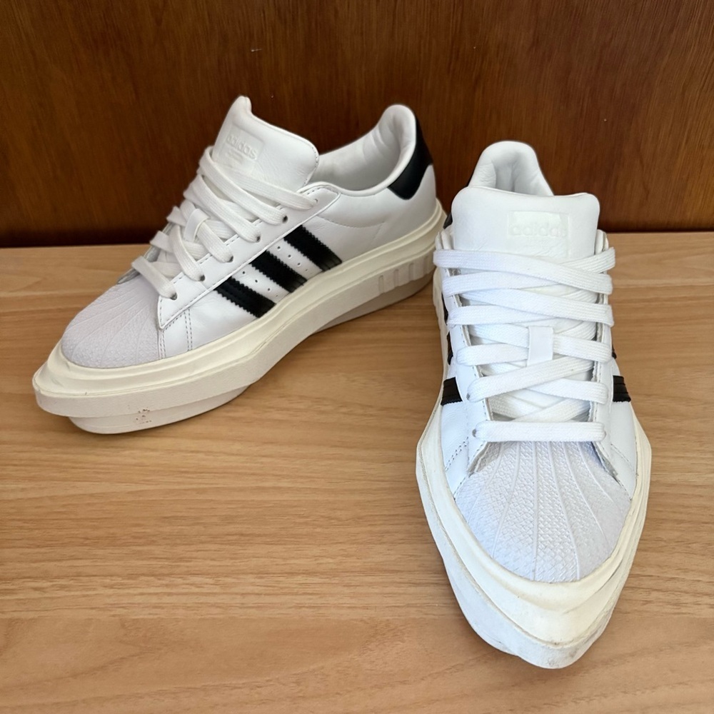 BEYONCE x ADIDAS SUPERSTAR sz 7 Platform Sneaker White w/ Black Stripes